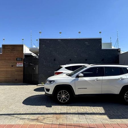 3-Studio Prox Uel E Catuai C/Ar Londrina Eksteriør billede