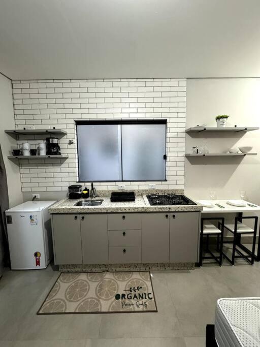 3-Studio Prox Uel E Catuai C/Ar Londrina Eksteriør billede