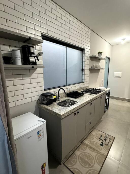 3-Studio Prox Uel E Catuai C/Ar Londrina Eksteriør billede